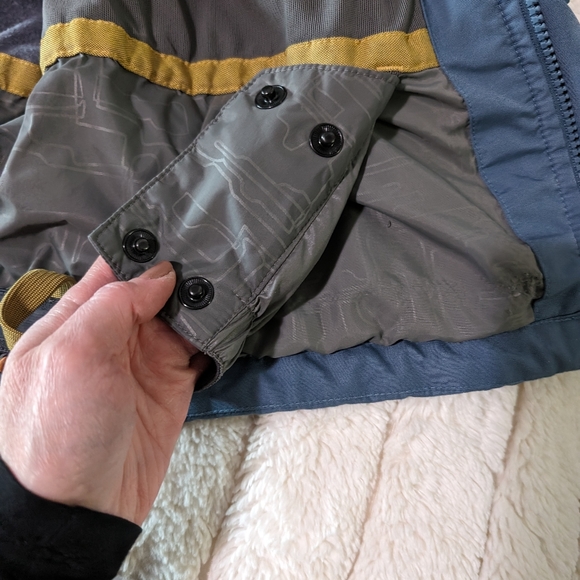 EMS System Three Medium Weight Ski or Snowboard Jacket Men's Size Small - Picture 6 of 16